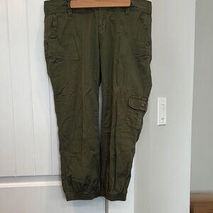 Guess Women's Olive Cropped Cargo Pants